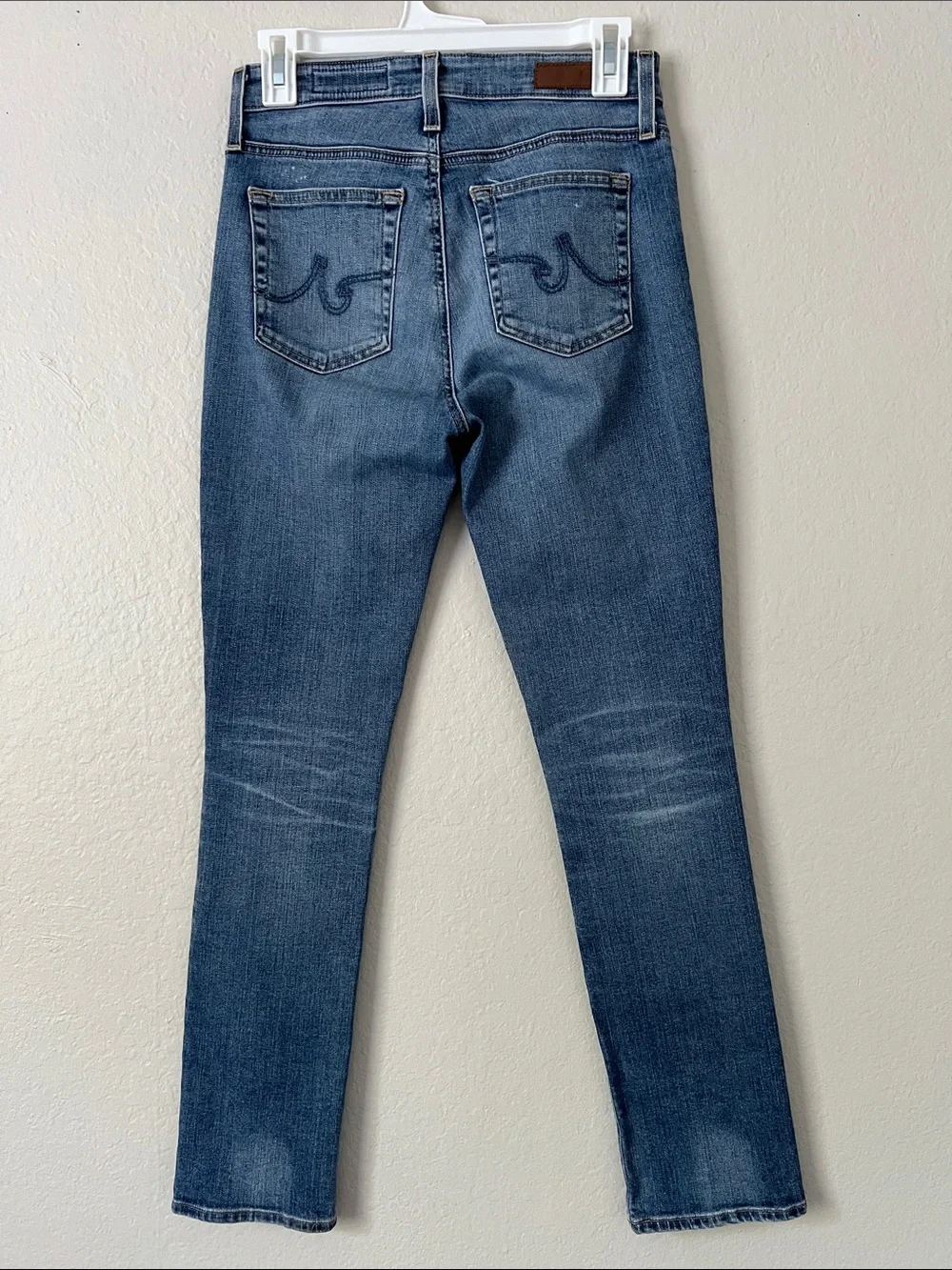 Like New! AG Mari High Rise Straight Leg Jeans in Size 26R